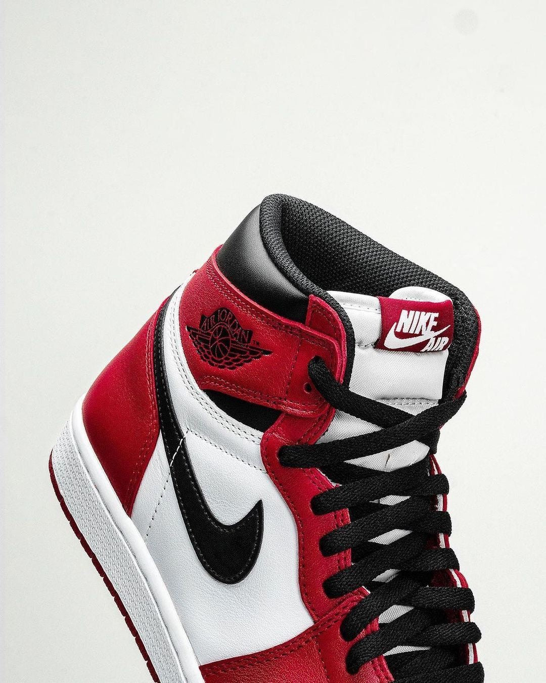 Nike Air Jordan – Red & White
