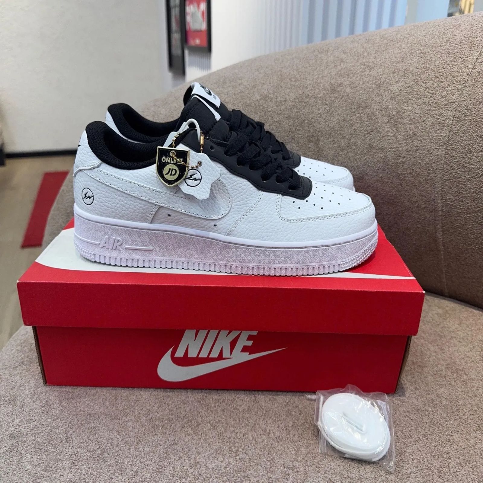 Nike Airforce 1 (Black/White)